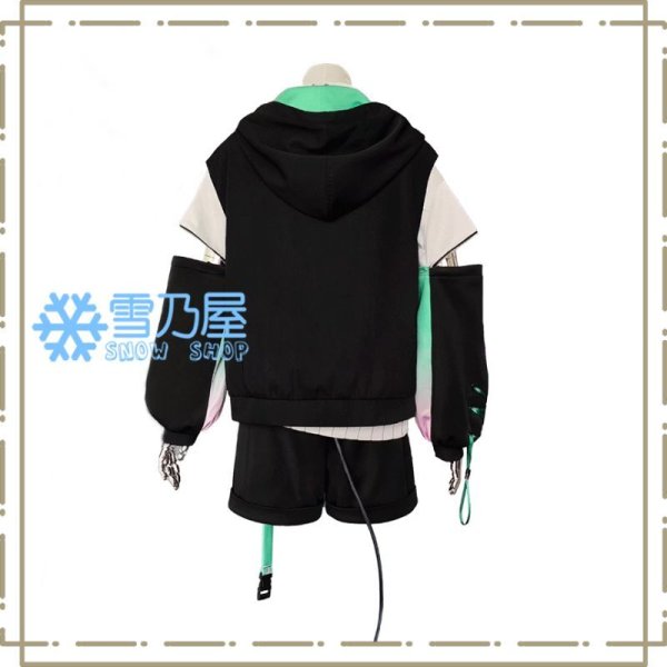 AZA 子供時代衣装