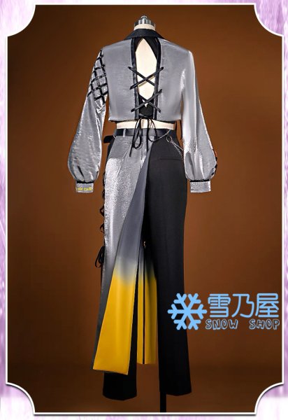 talk to meYOLO衣装